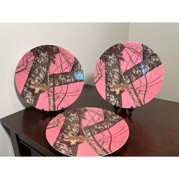 Set Of 3 Mossy Oak Pink Camo Melamine Dinner Plates 11" - Picture 2 of 4